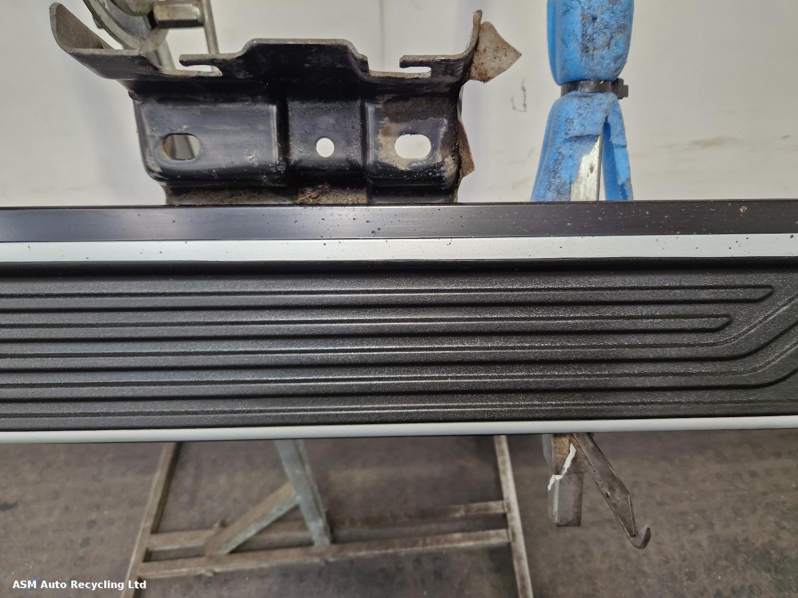 View Auto part Side Step/Rail Ford Transit Custom 2021