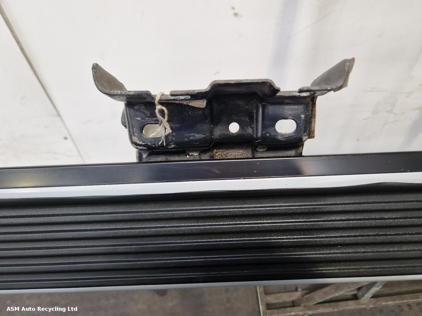 View Auto part Side Step/Rail Ford Transit Custom 2021