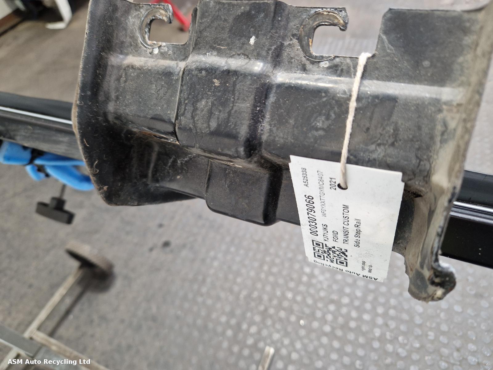 View Auto part Side Step/Rail Ford Transit Custom 2021