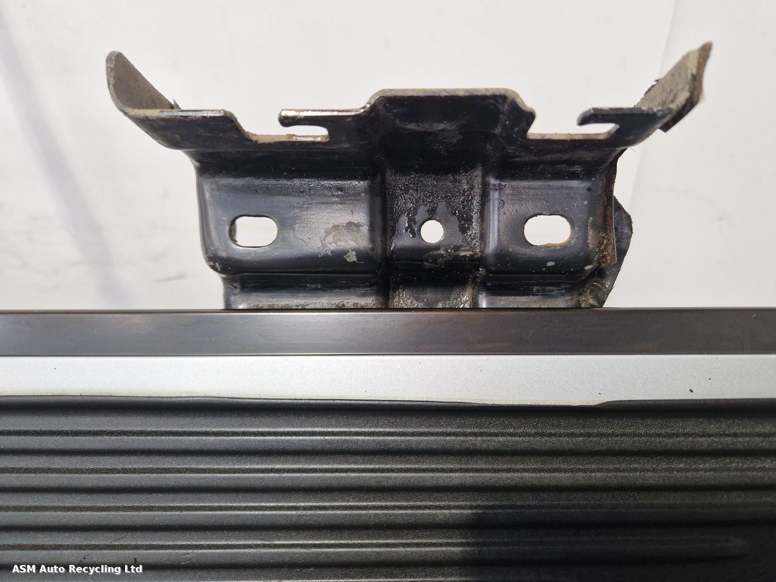 View Auto part Side Step/Rail Ford Transit Custom 2021
