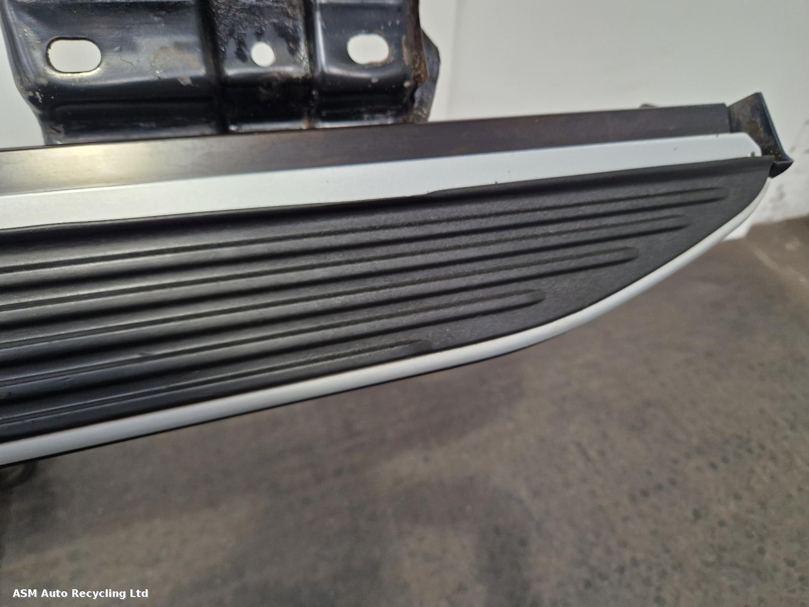 View Auto part Side Step/Rail Ford Transit Custom 2021
