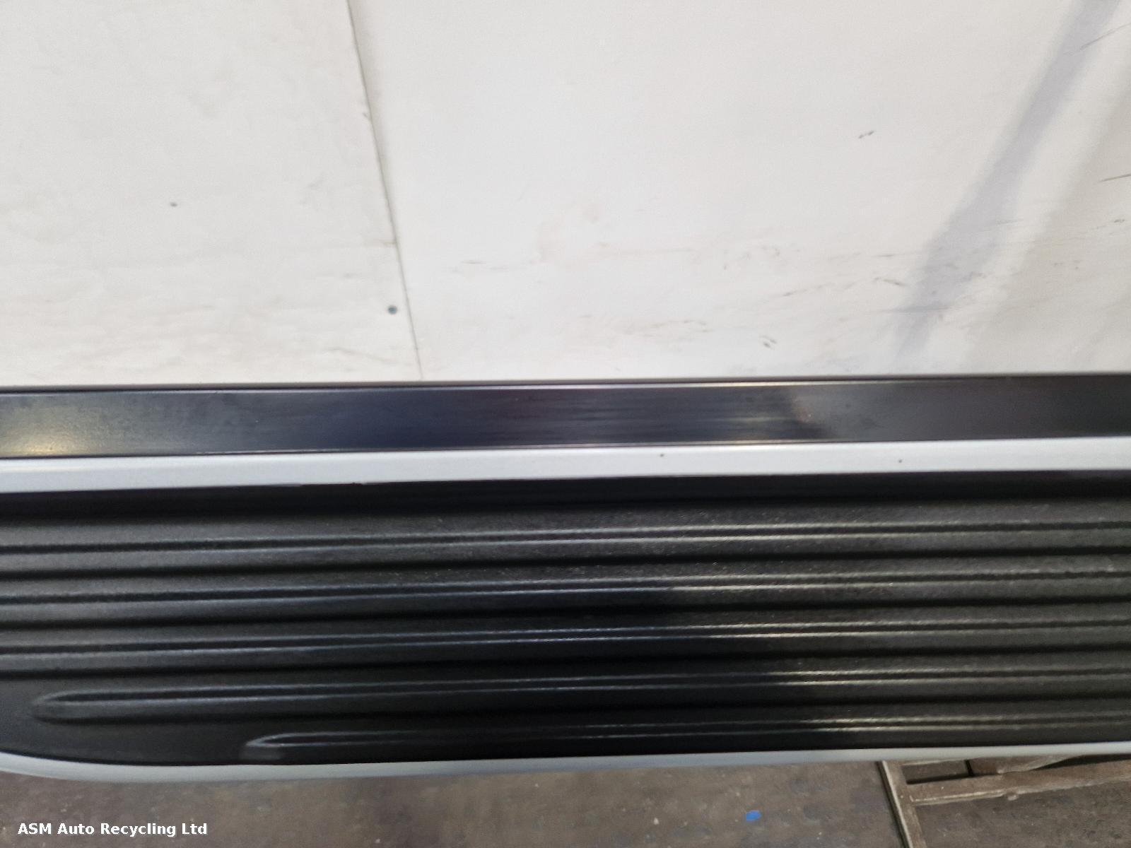 View Auto part Side Step/Rail Ford Transit Custom 2021