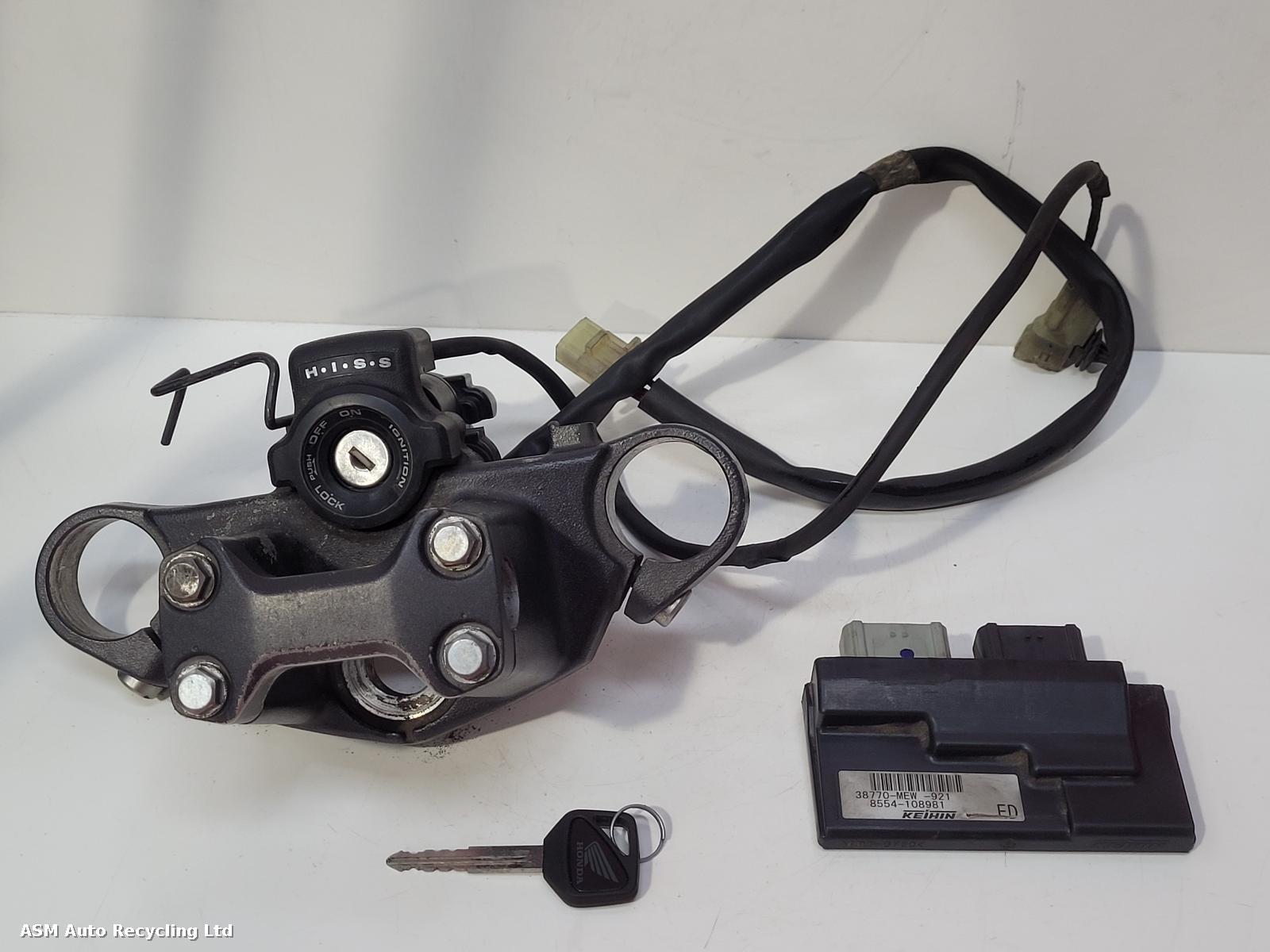 View Auto part Comp.Lock Set + Keys Honda Nt700 2006