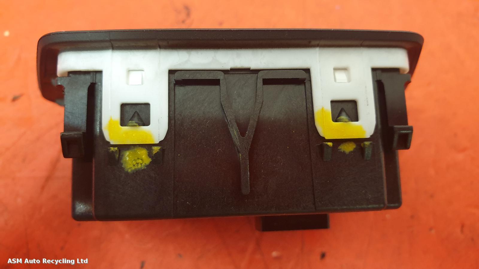 View Auto part Headlight Switch Cupra Leon 2022