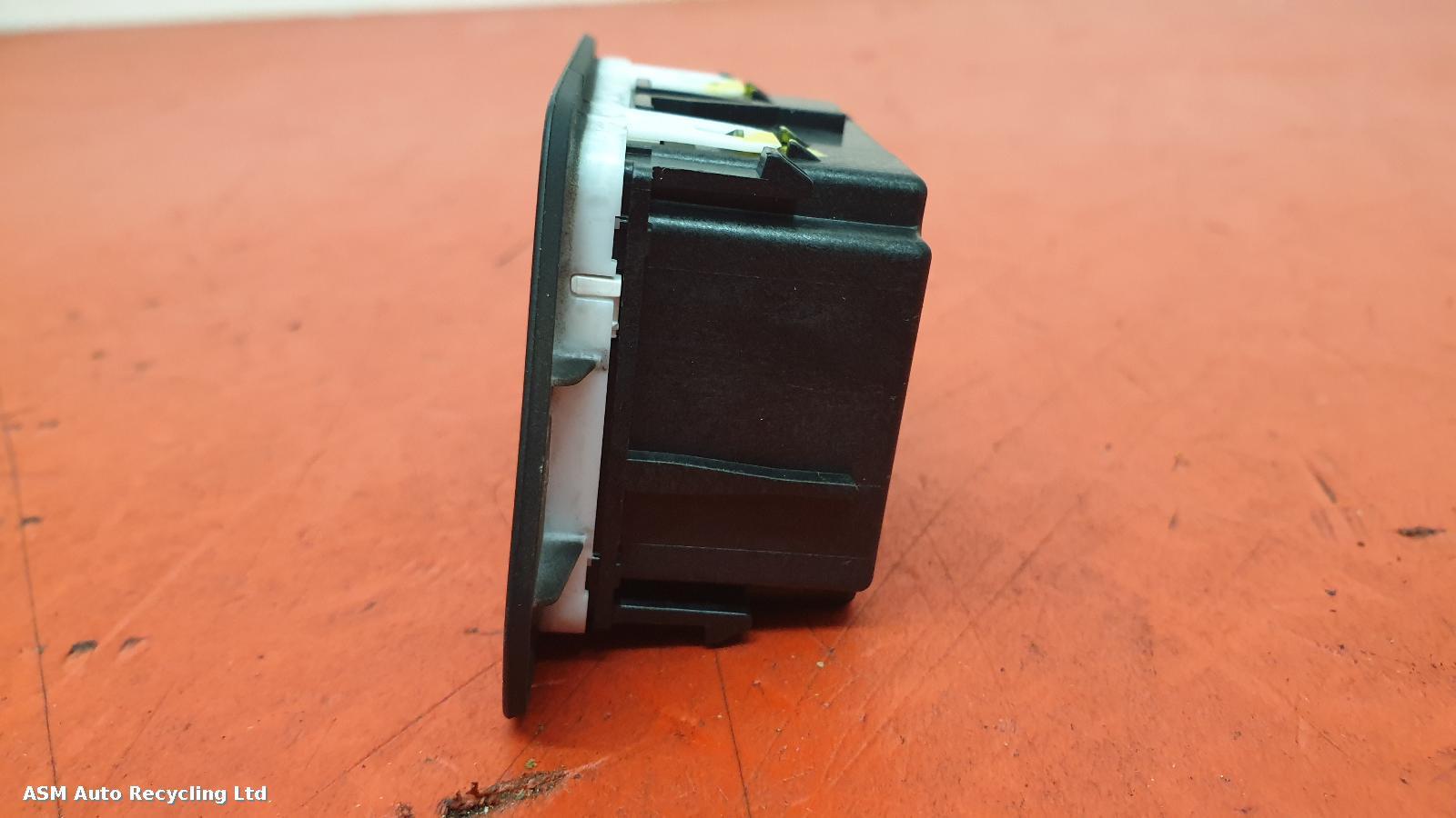 View Auto part Headlight Switch Cupra Leon 2022
