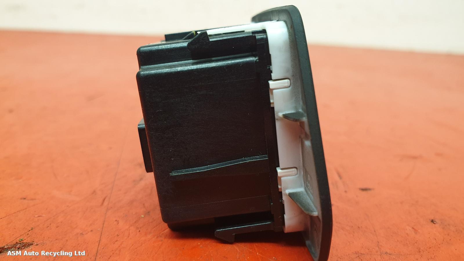 View Auto part Headlight Switch Cupra Leon 2022