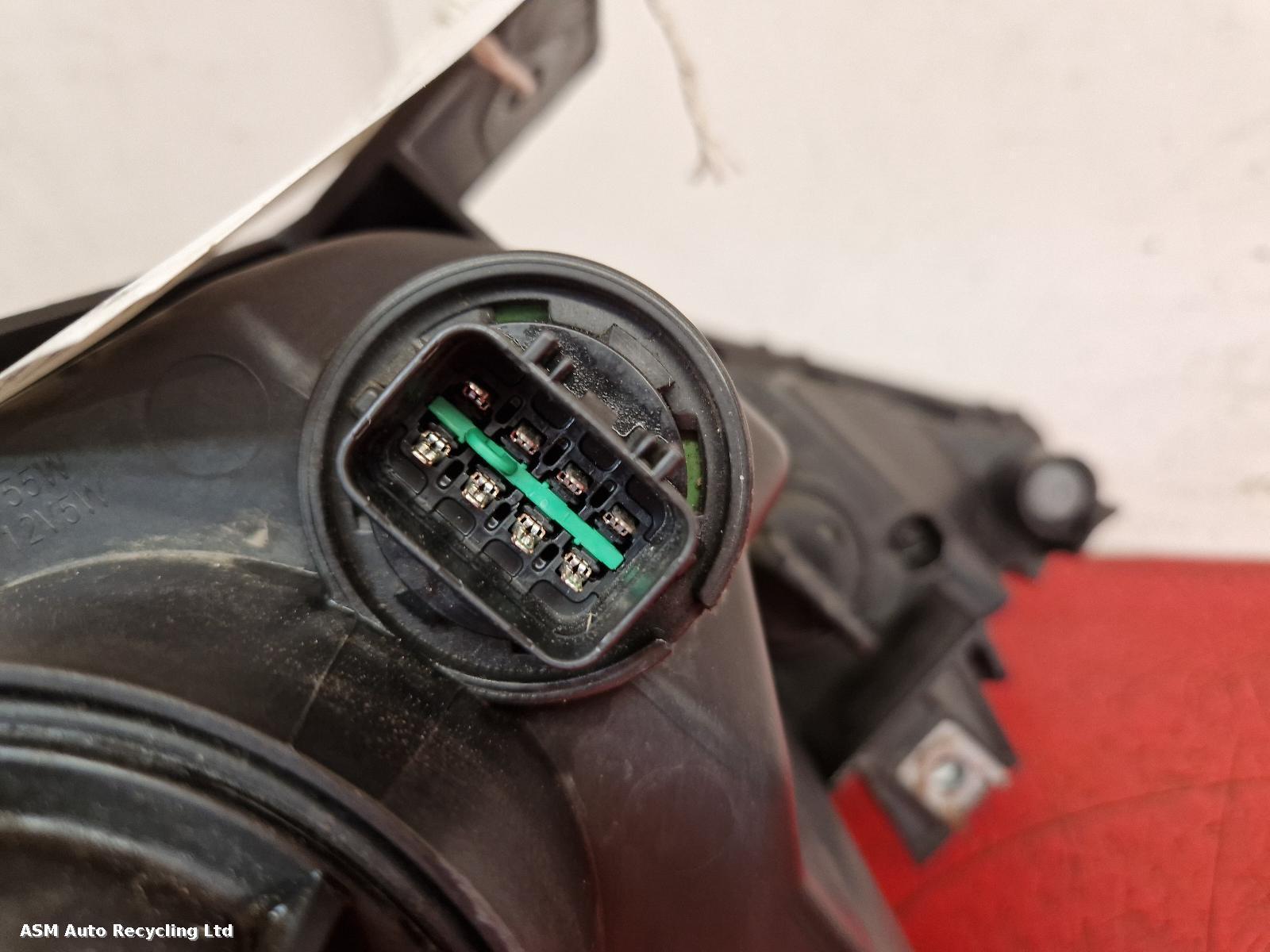 View Auto part L Headlamp Kia Sportage 2015