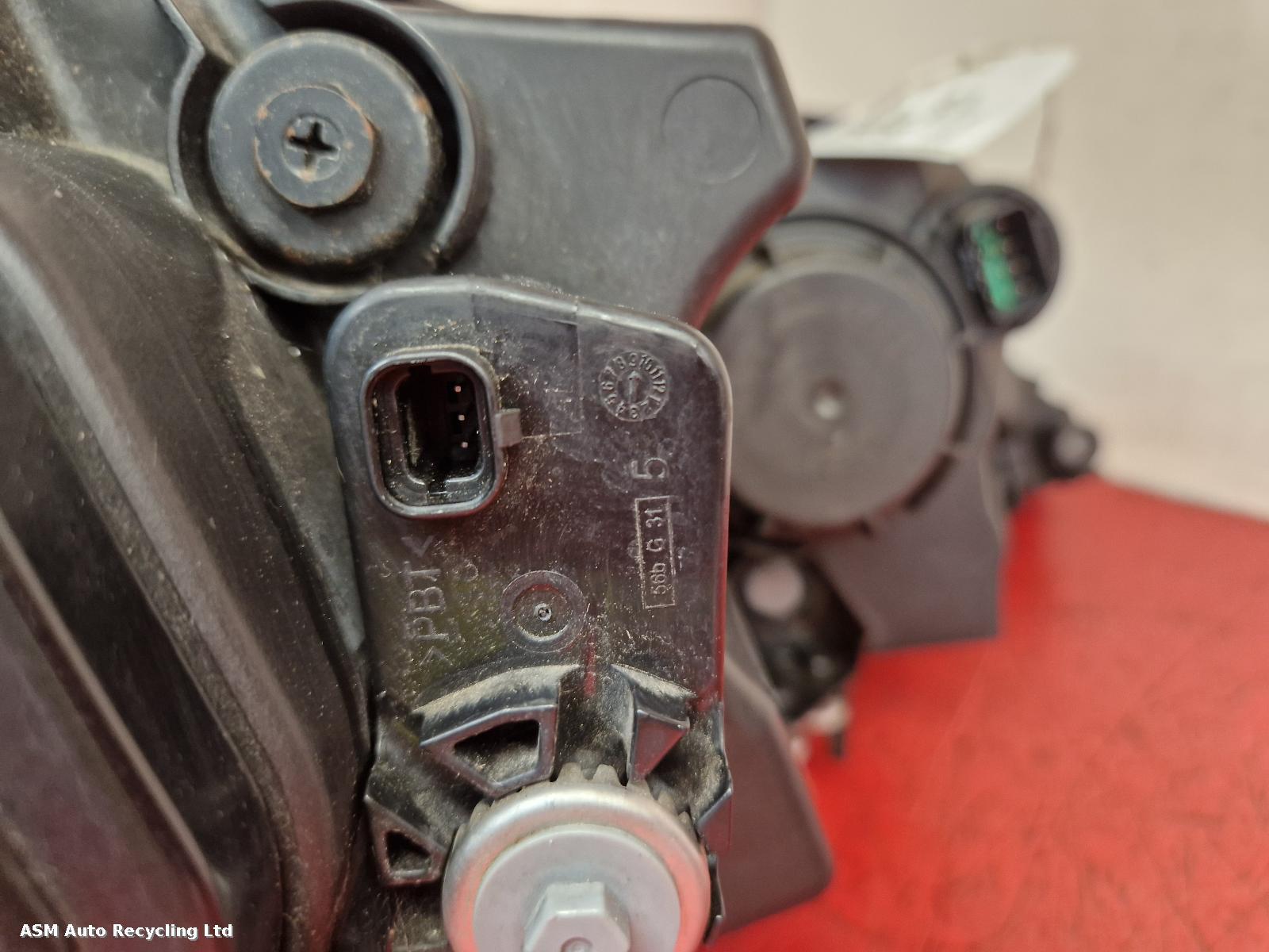 View Auto part L Headlamp Kia Sportage 2015