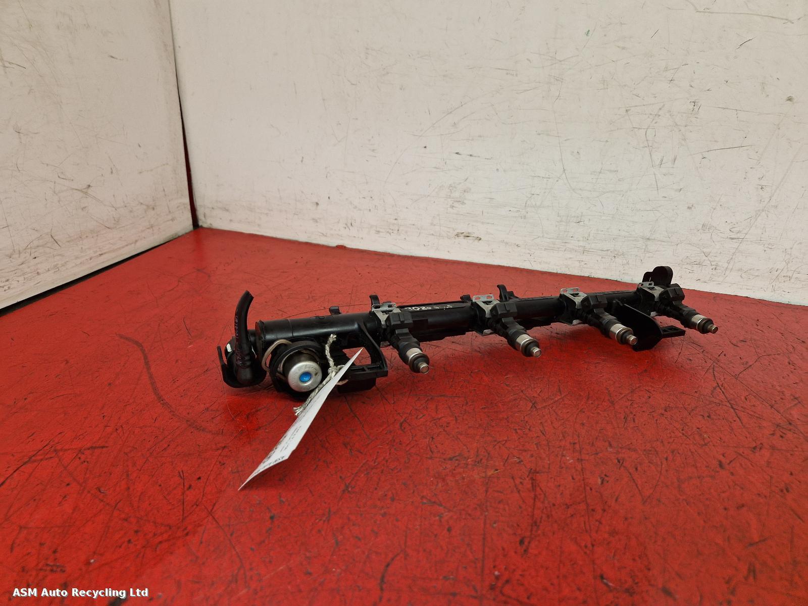 View Auto part Injection Rail Ford Fiesta 2014