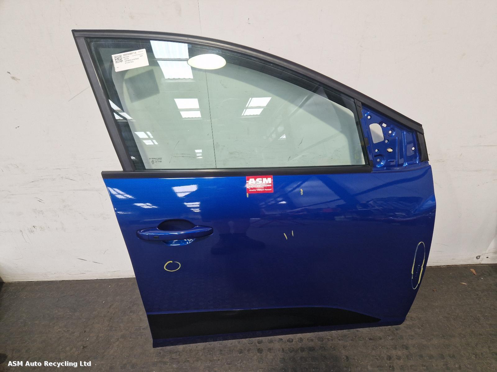 View Auto part R Front Door Dacia Sandero Stepway 2021