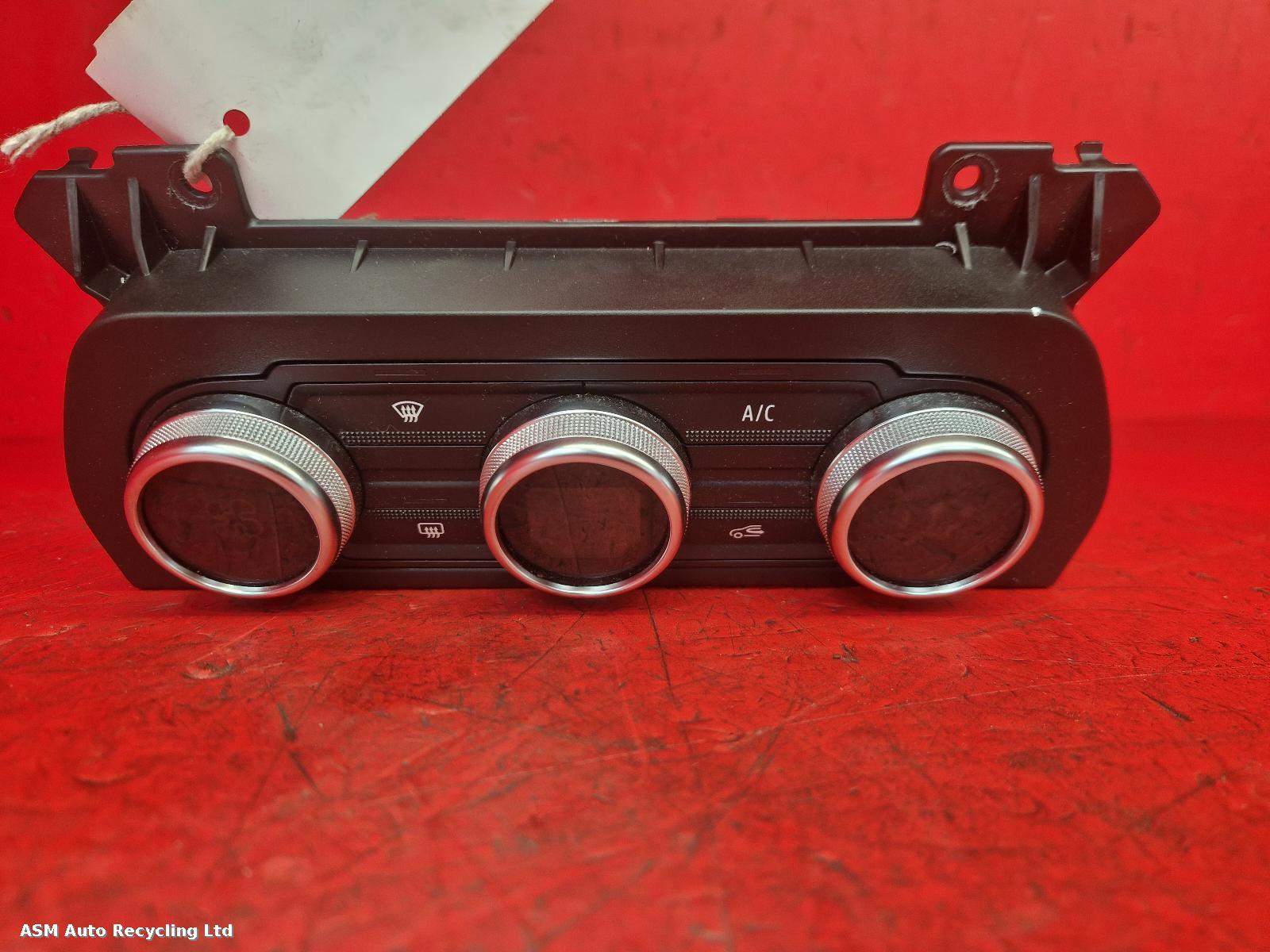 View Auto part Heater/AC Controller Dacia Sandero Stepway 2021