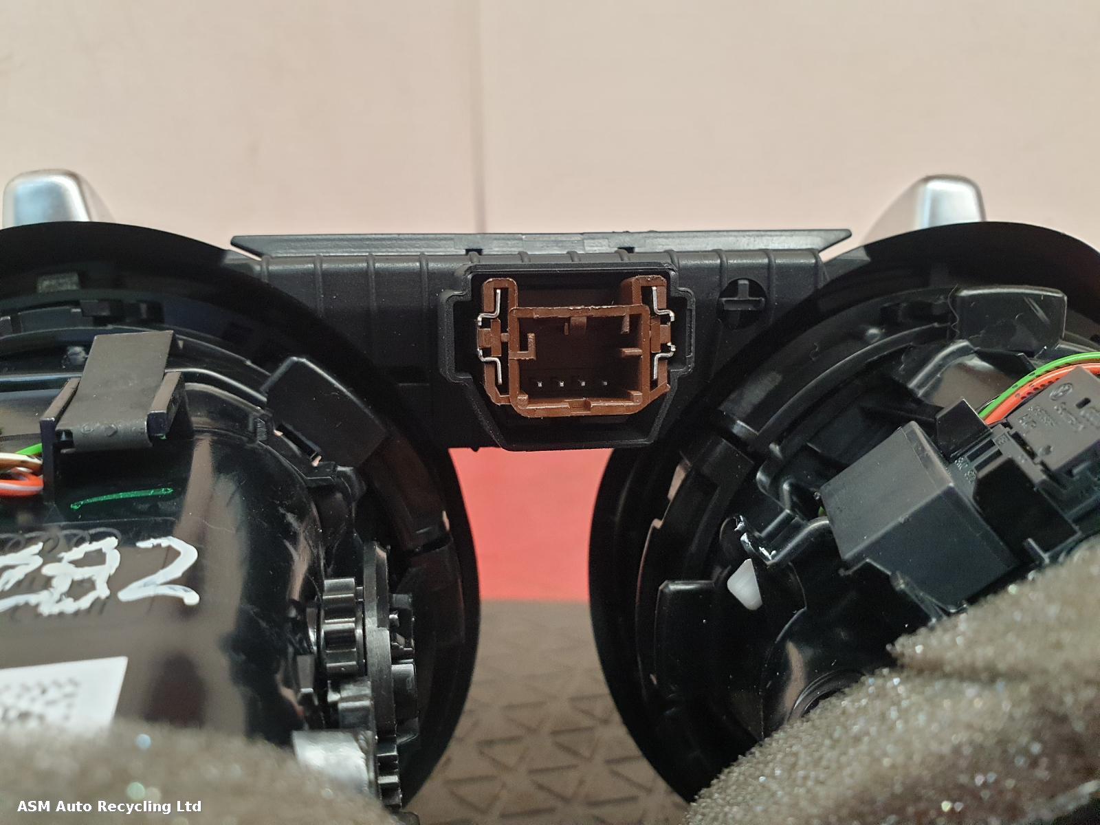 View Auto part Heater/AC Controller Audi Tt 2016