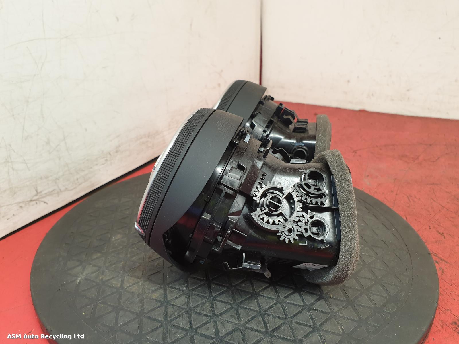 View Auto part Heater/AC Controller Audi Tt 2016