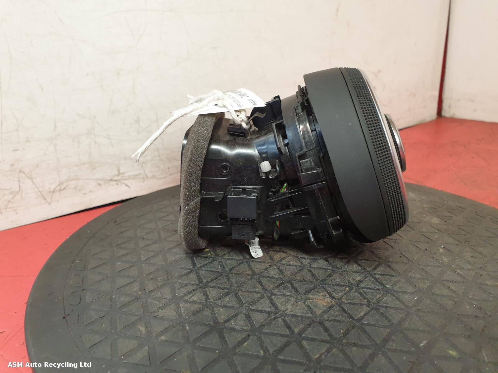View Auto part Heater/AC Controller Audi Tt 2016