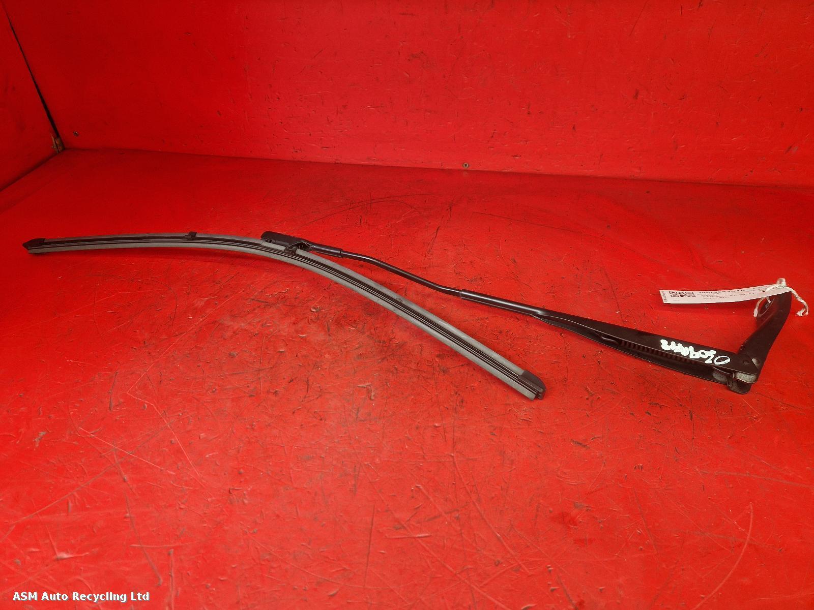 View Auto part Wiper Arm Dacia Sandero Stepway 2021