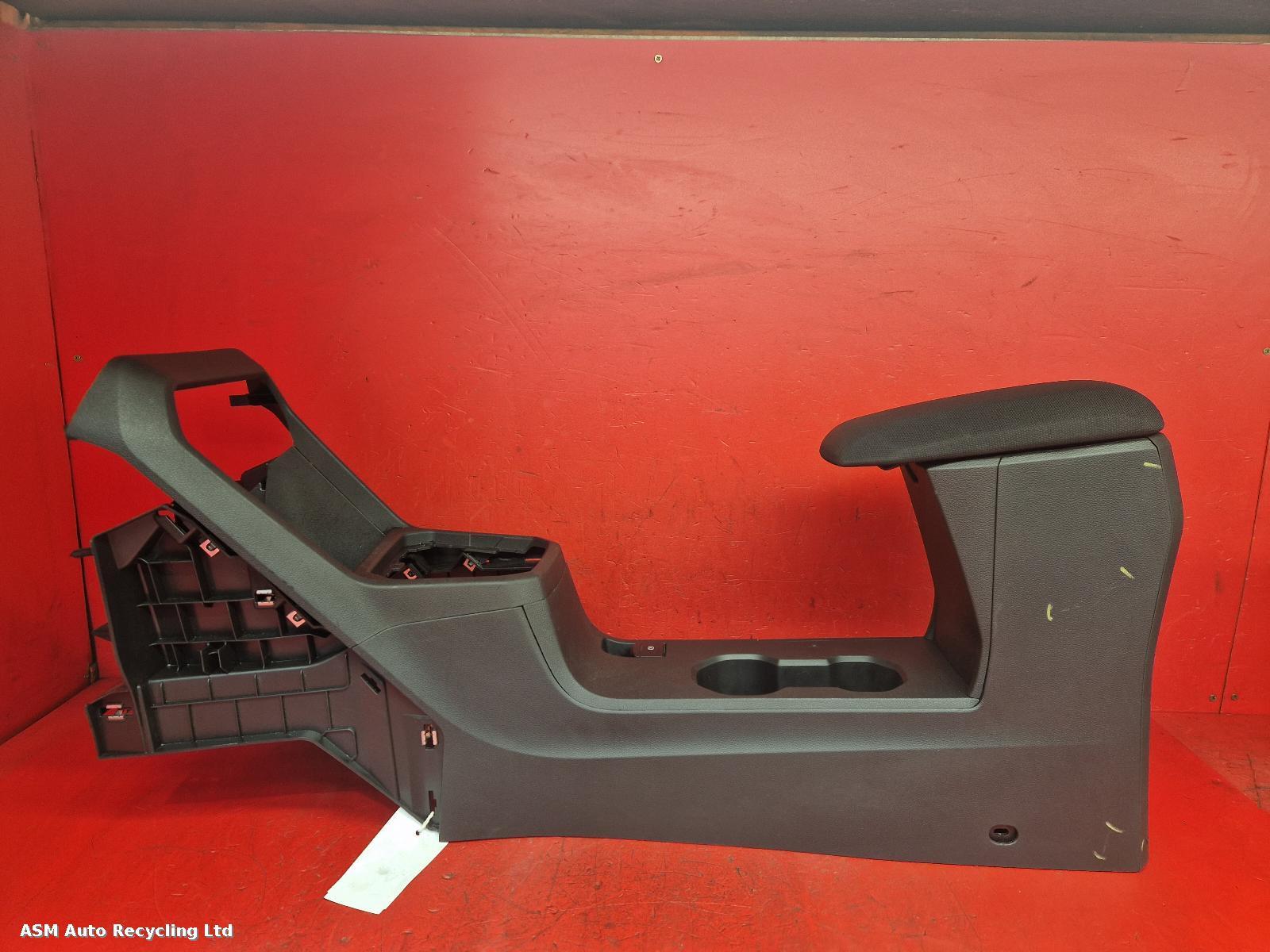 View Auto part Console Dacia Sandero Stepway 2021