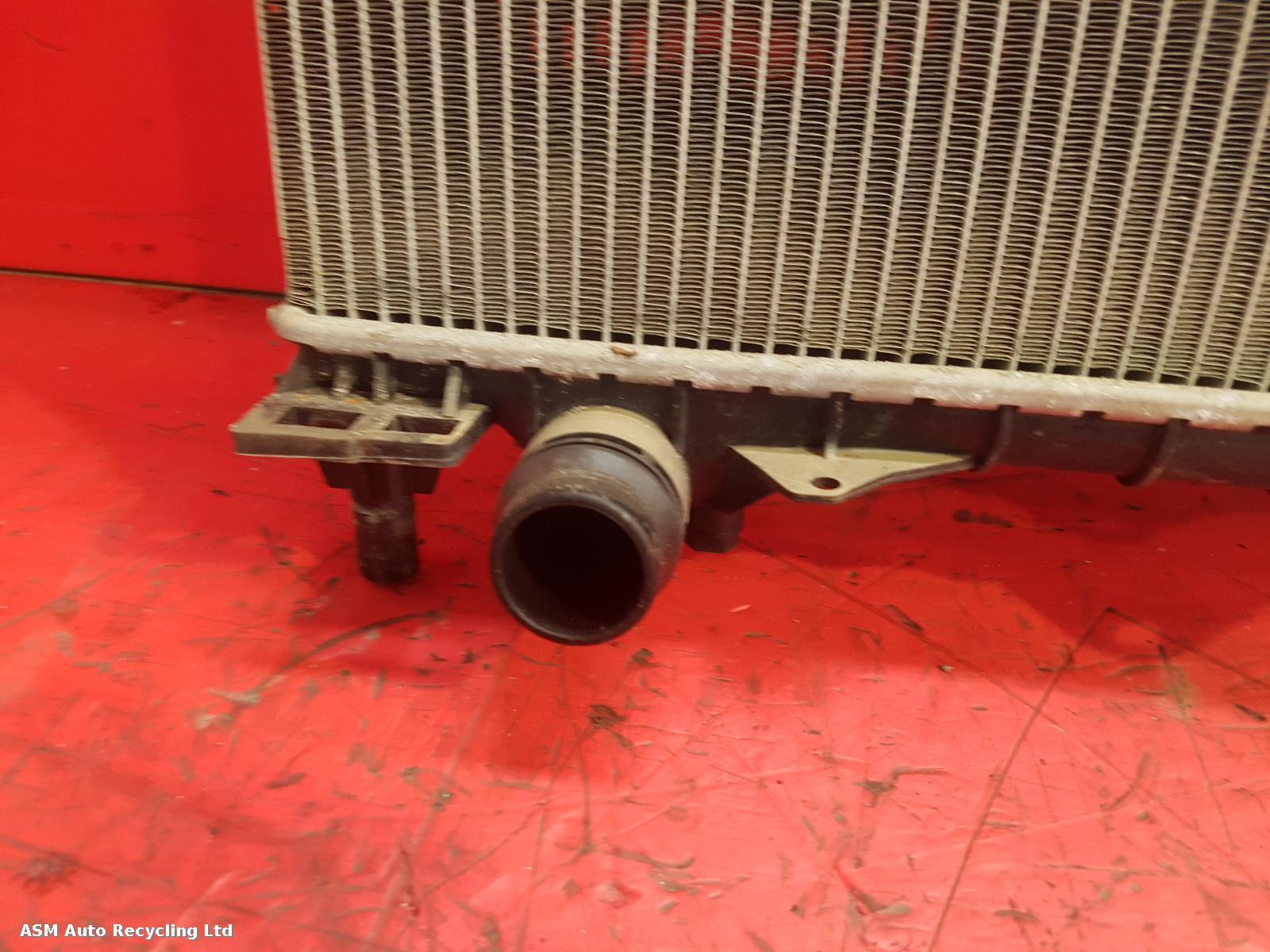 View Auto part Radiator Land Rover Range Rover Sport 2019