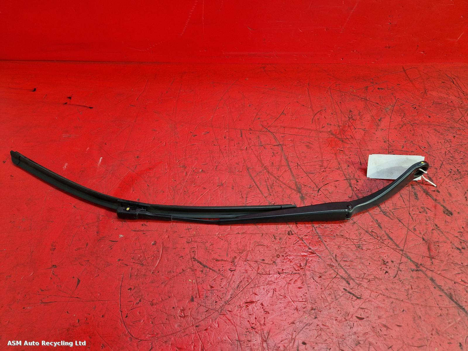 View Auto part Wiper Arm Mercedes Cla 2016