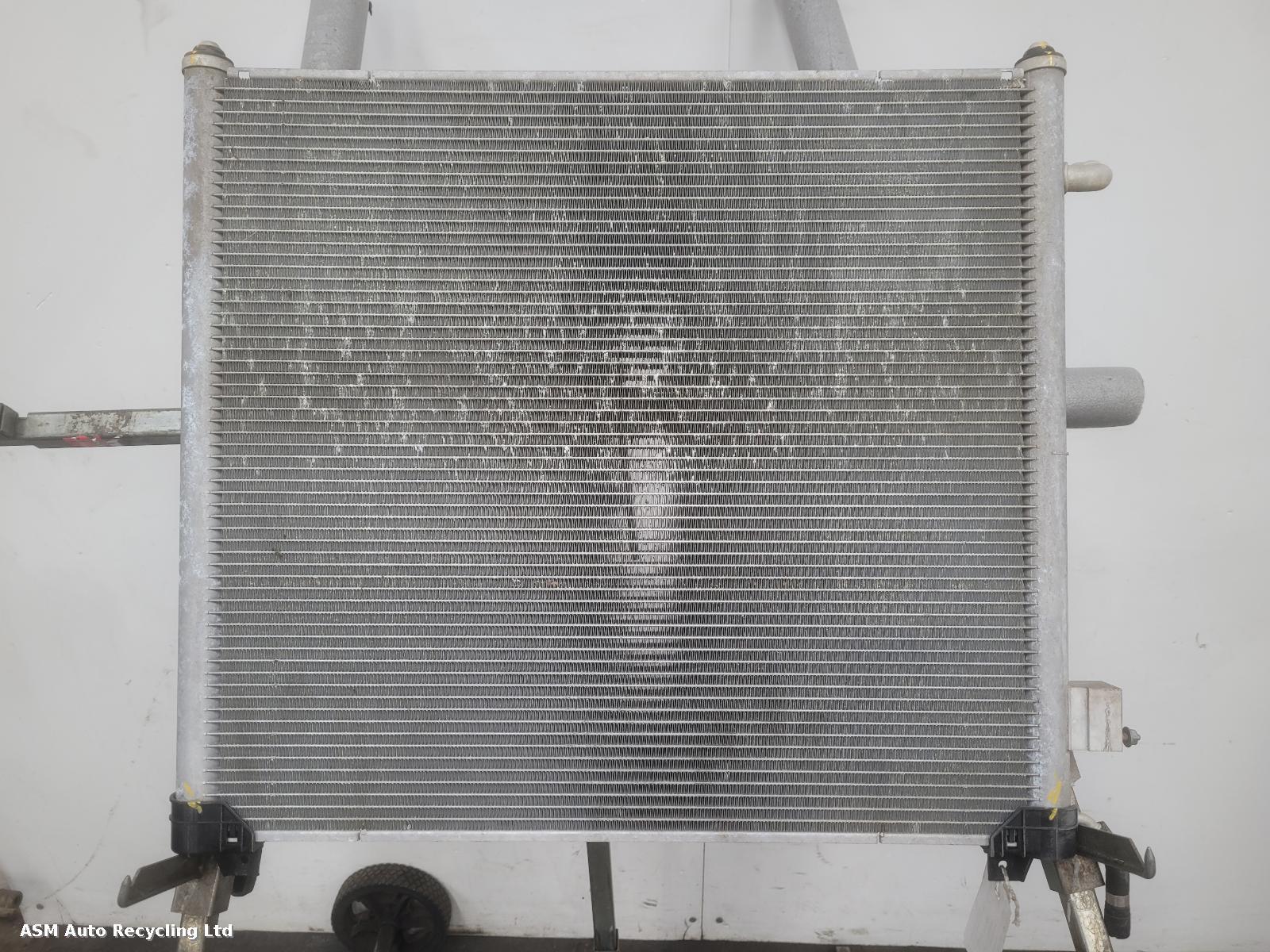 View Auto part Radiator Land Rover Defender 2020