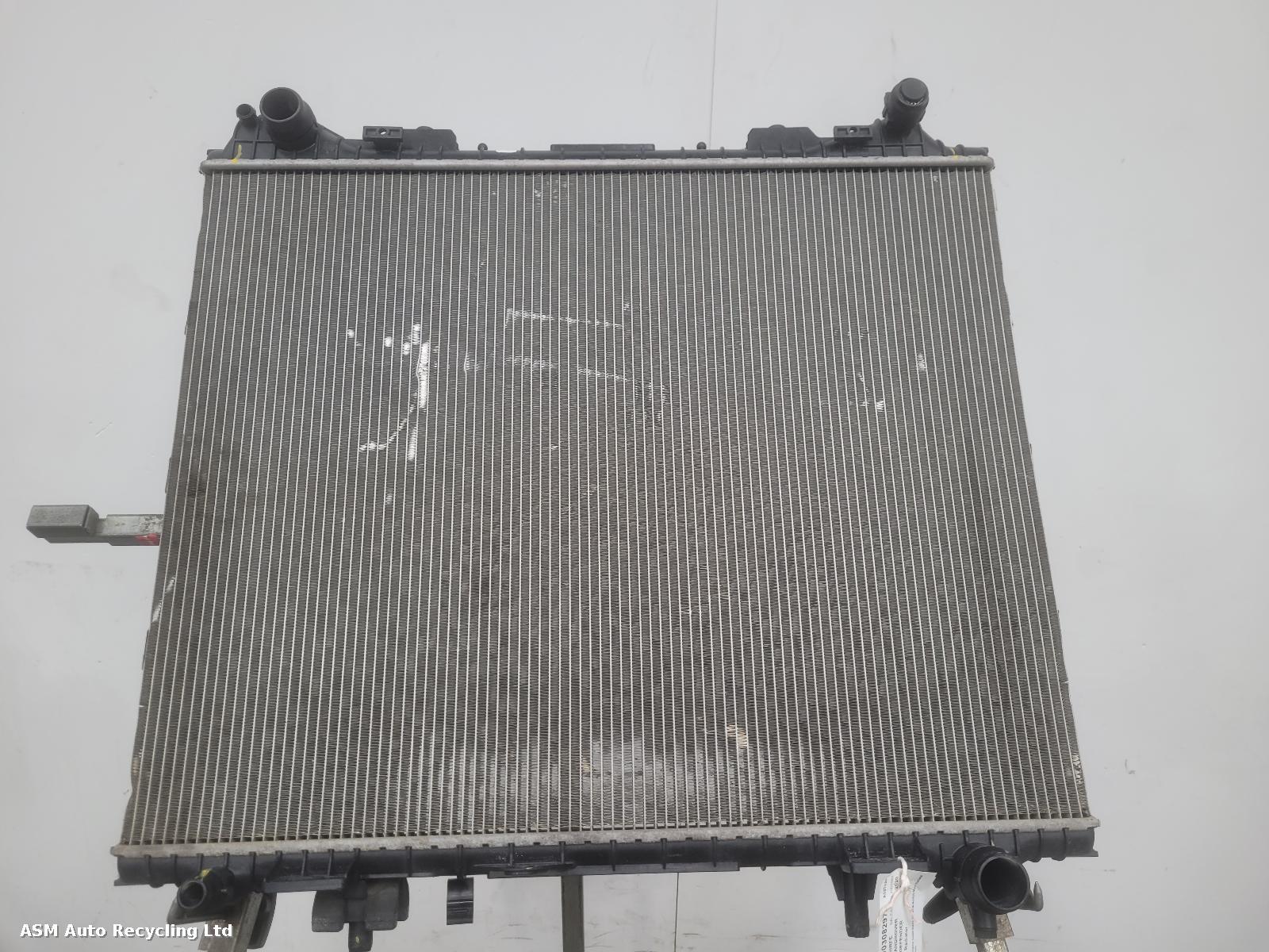 View Auto part Radiator Land Rover Defender 2020