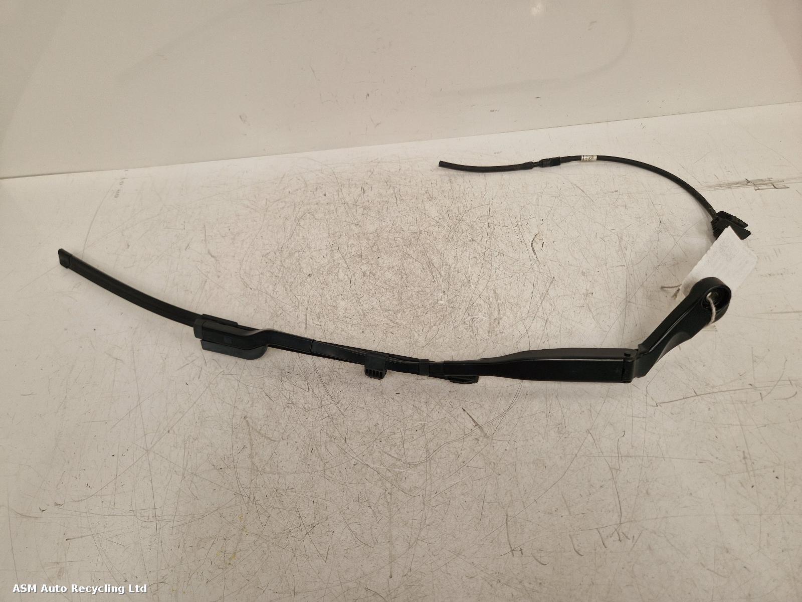 View Auto part Wiper Arm Land Rover Defender 2020