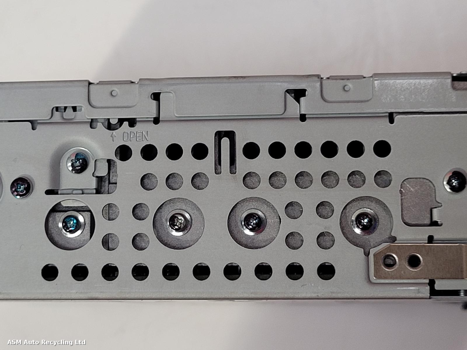 View Auto part CD Changer Seat Leon 2014
