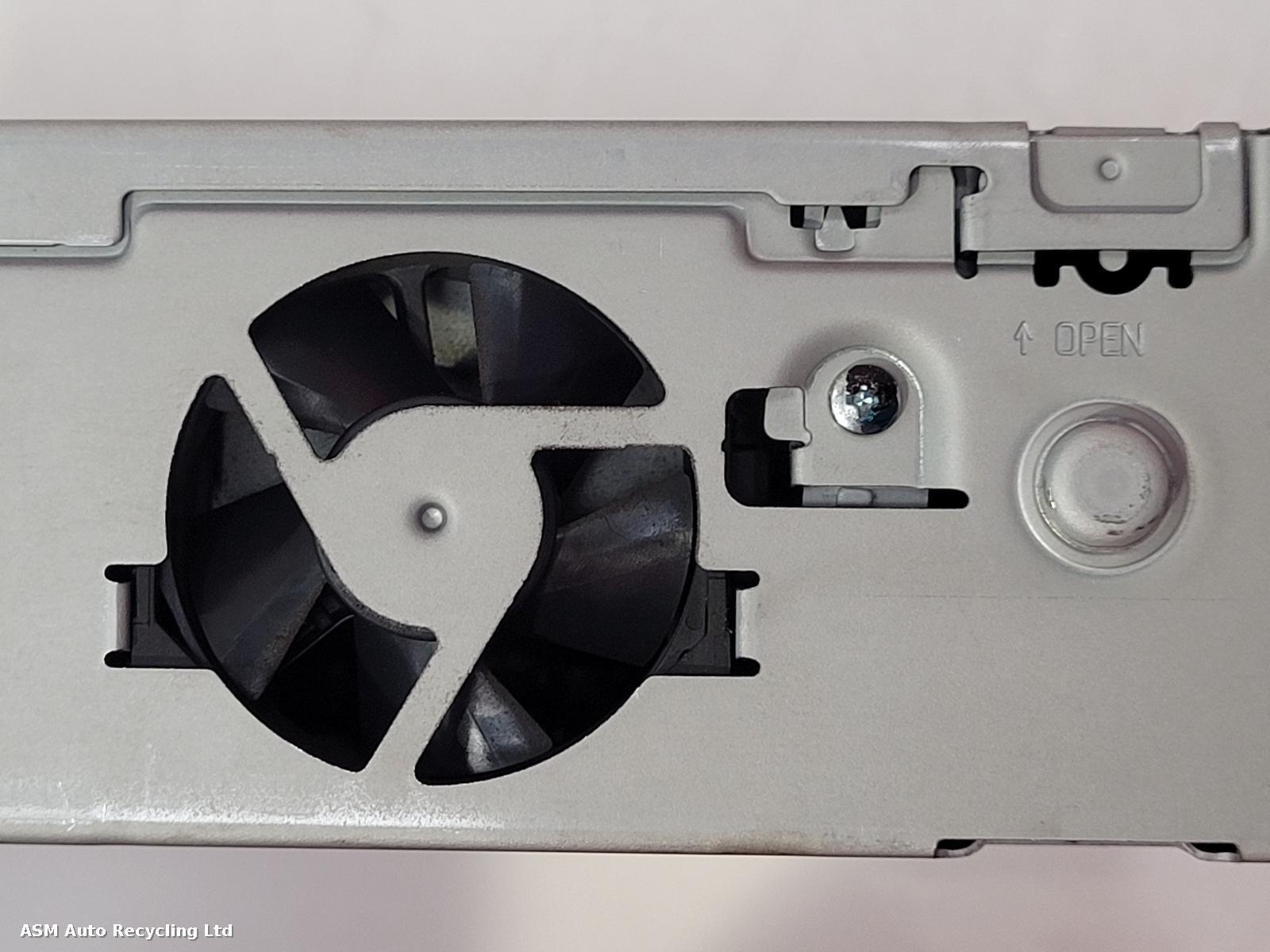 View Auto part CD Changer Seat Leon 2014