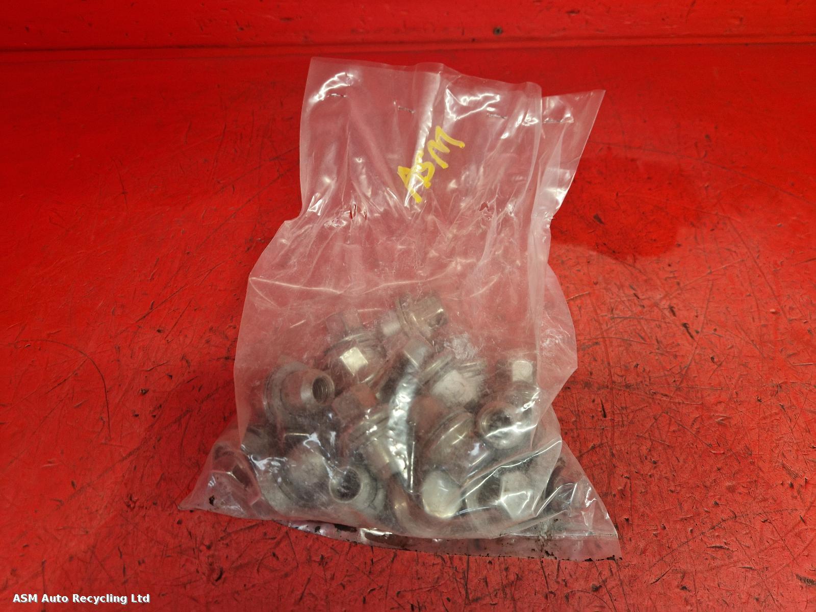 View Auto part Wheel Nut Land Rover Defender 2023