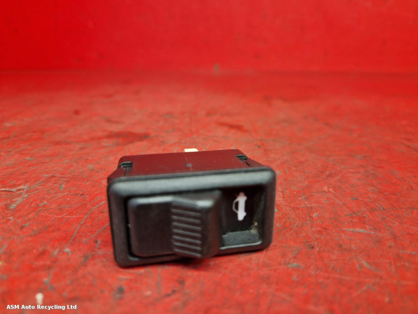 View Auto part Bootlid/Tailgate Lock Ford Orion 1985