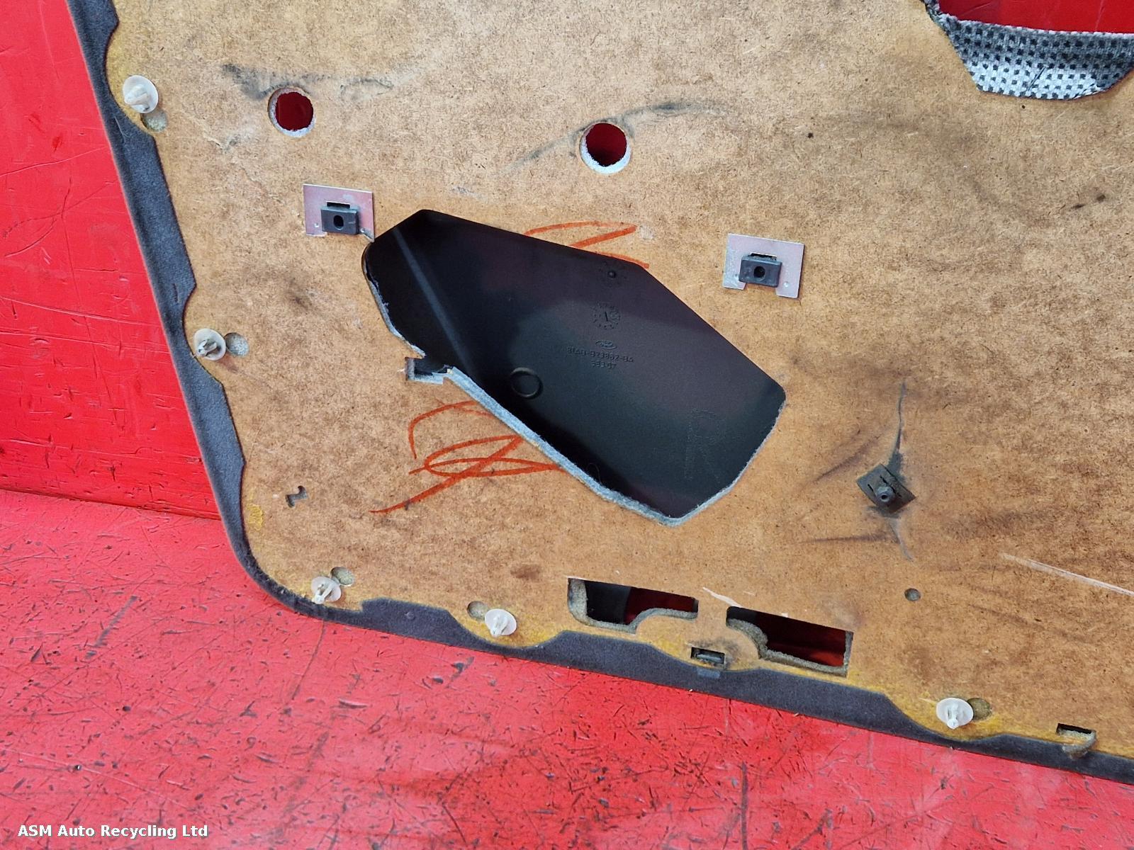 View Auto part Door Panel Ford Orion 1985