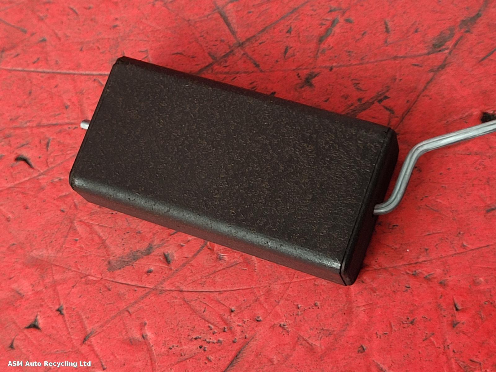 View Auto part Fuel Pump Peugeot 207 2011