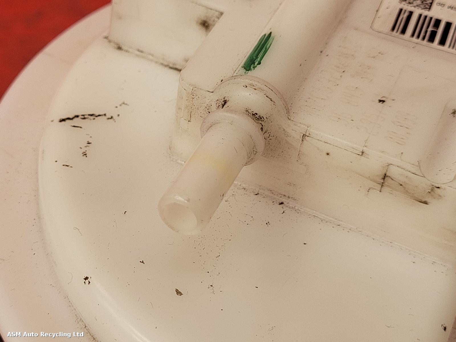 View Auto part Fuel Pump Peugeot 207 2011