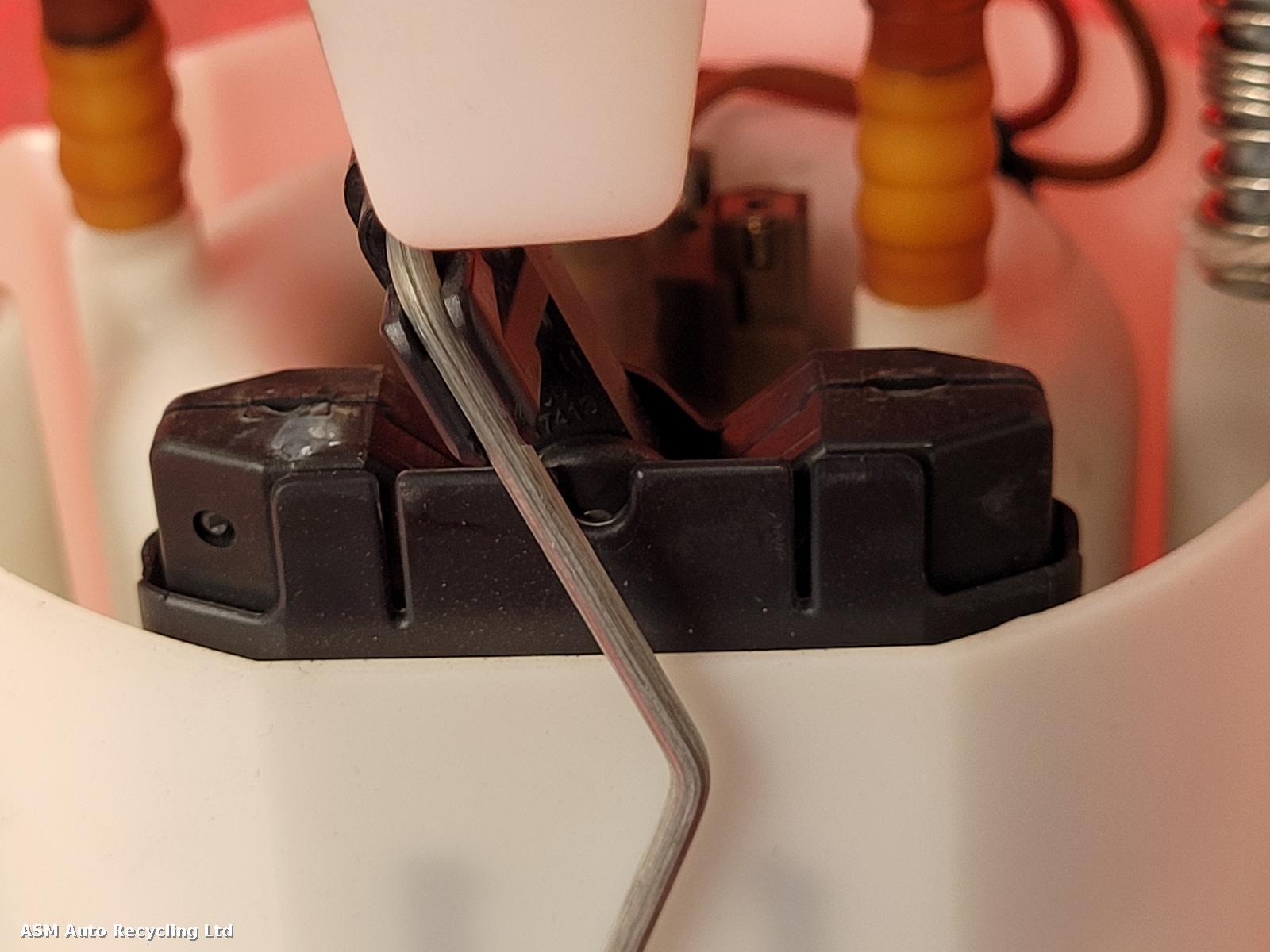 View Auto part Fuel Pump Peugeot 207 2011