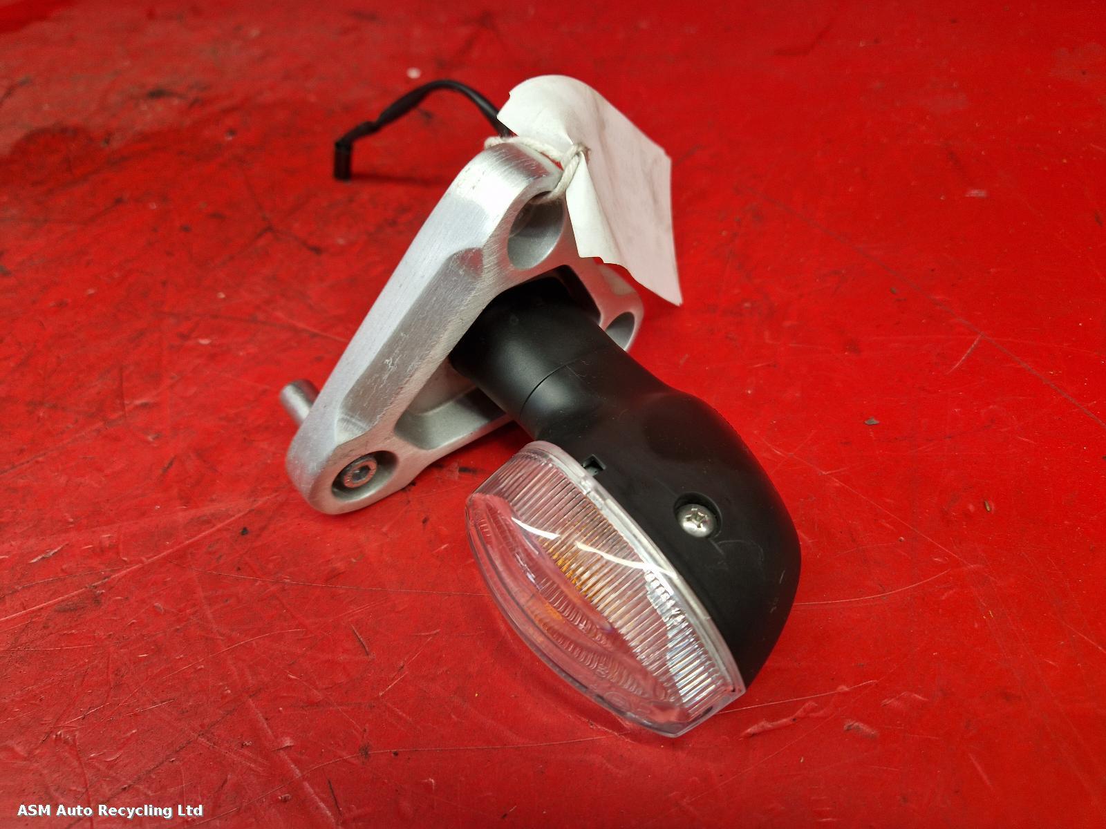 View Auto part R Repeater Lamp Yamaha Xsr125 2021