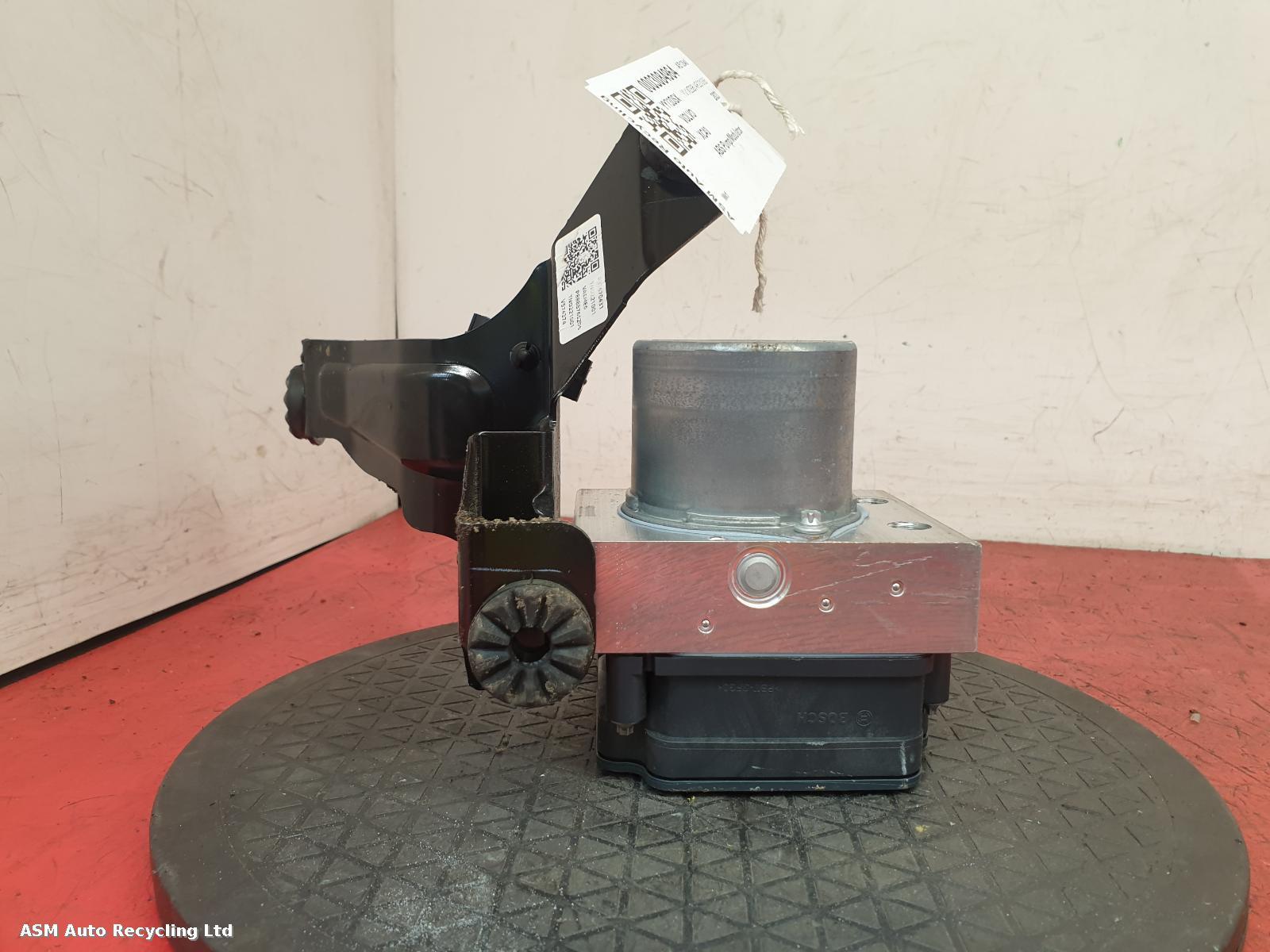 View Auto part ABS Pump/Modulator Volvo Xc40 2023