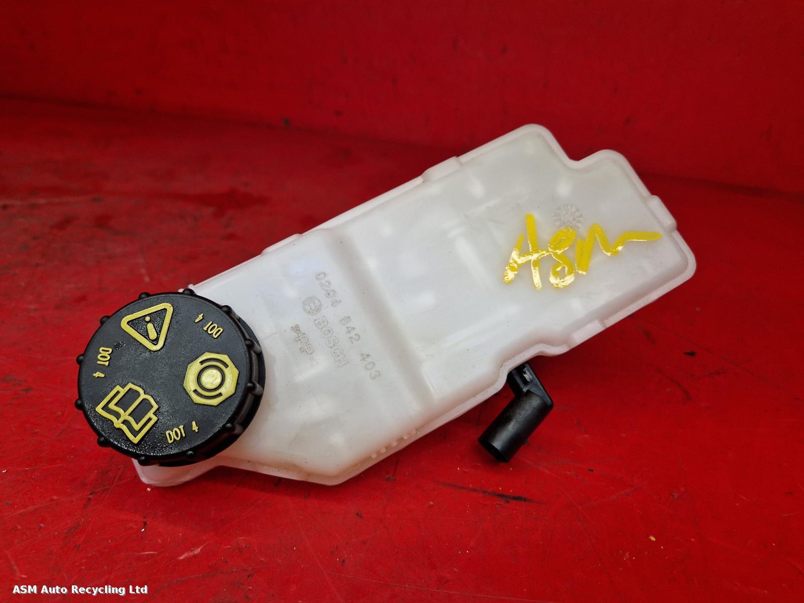 View Auto part Master Cylinder Volvo Xc40 2023