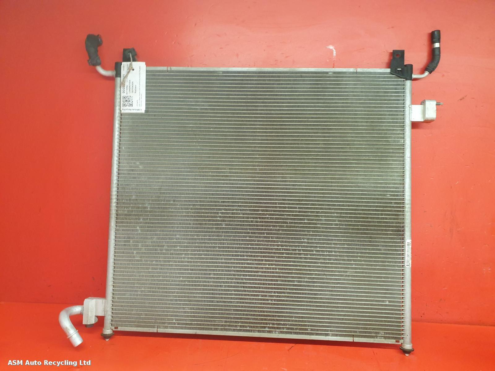 View Auto part Radiator Land Rover Defender 2022