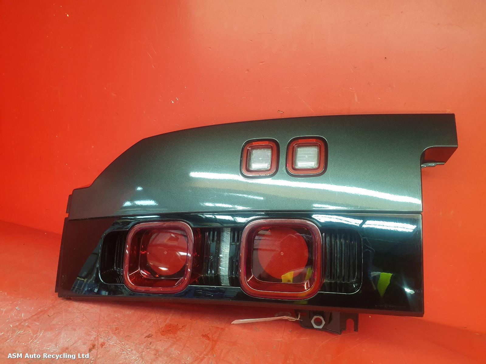 View Auto part R Taillight Land Rover Defender 2022