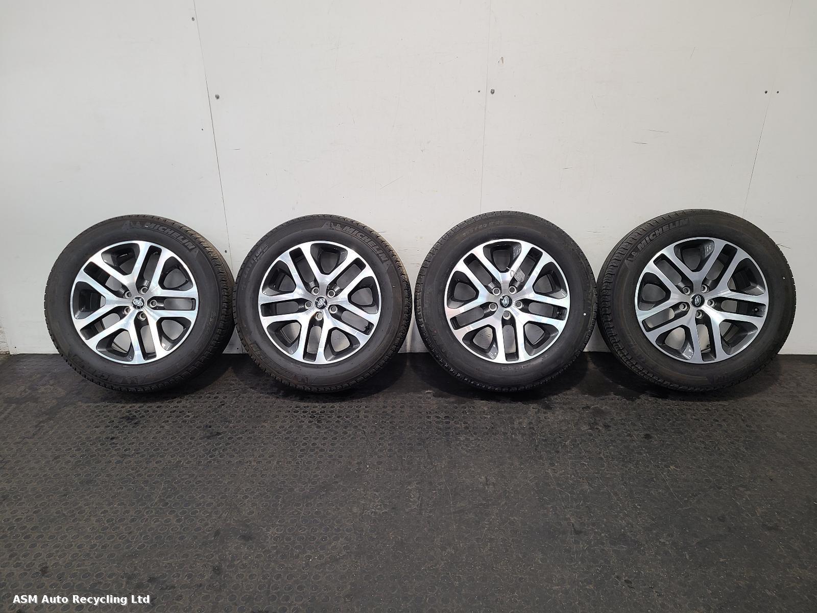 View Auto part Wheel Set Land Rover Defender 2022