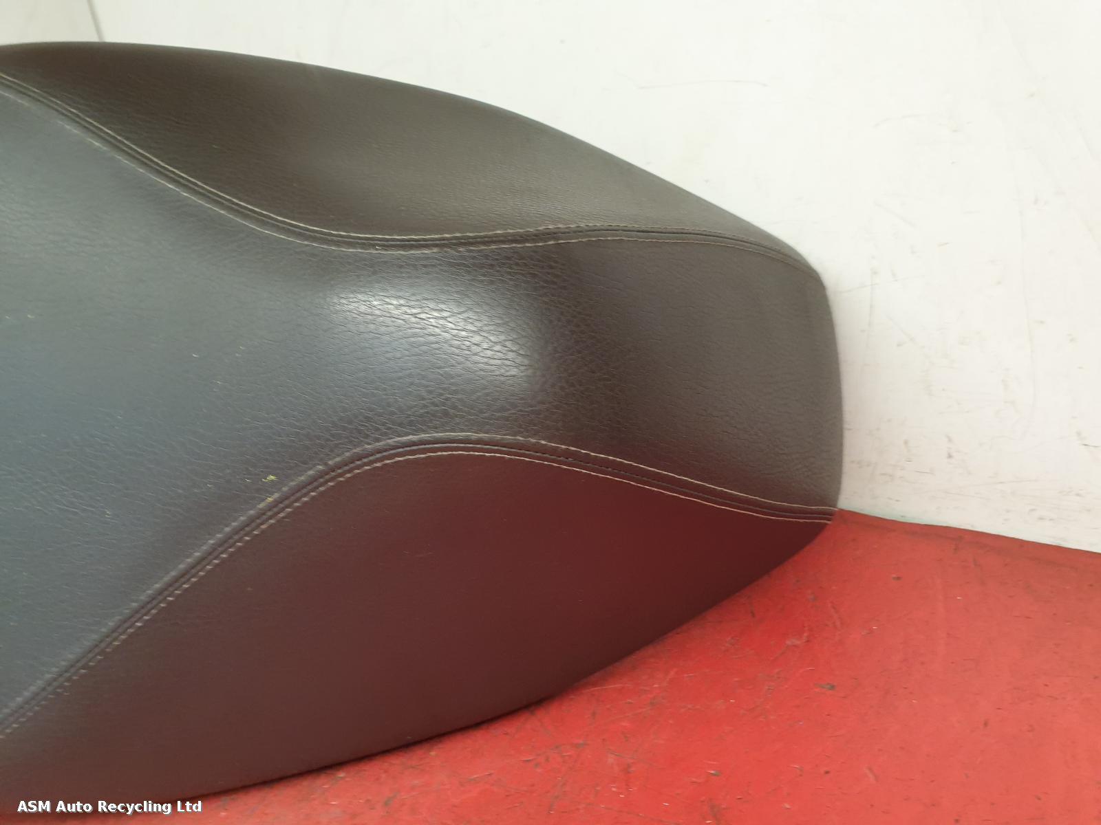View Auto part Front Seat Piaggio Medley	 2021
