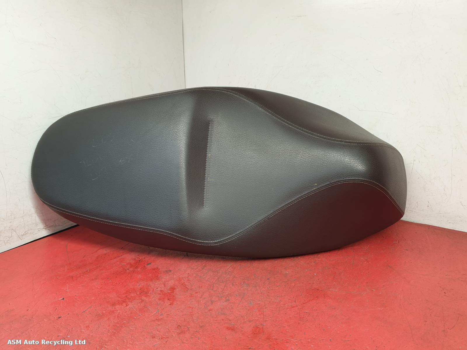 View Auto part Front Seat Piaggio Medley	 2021