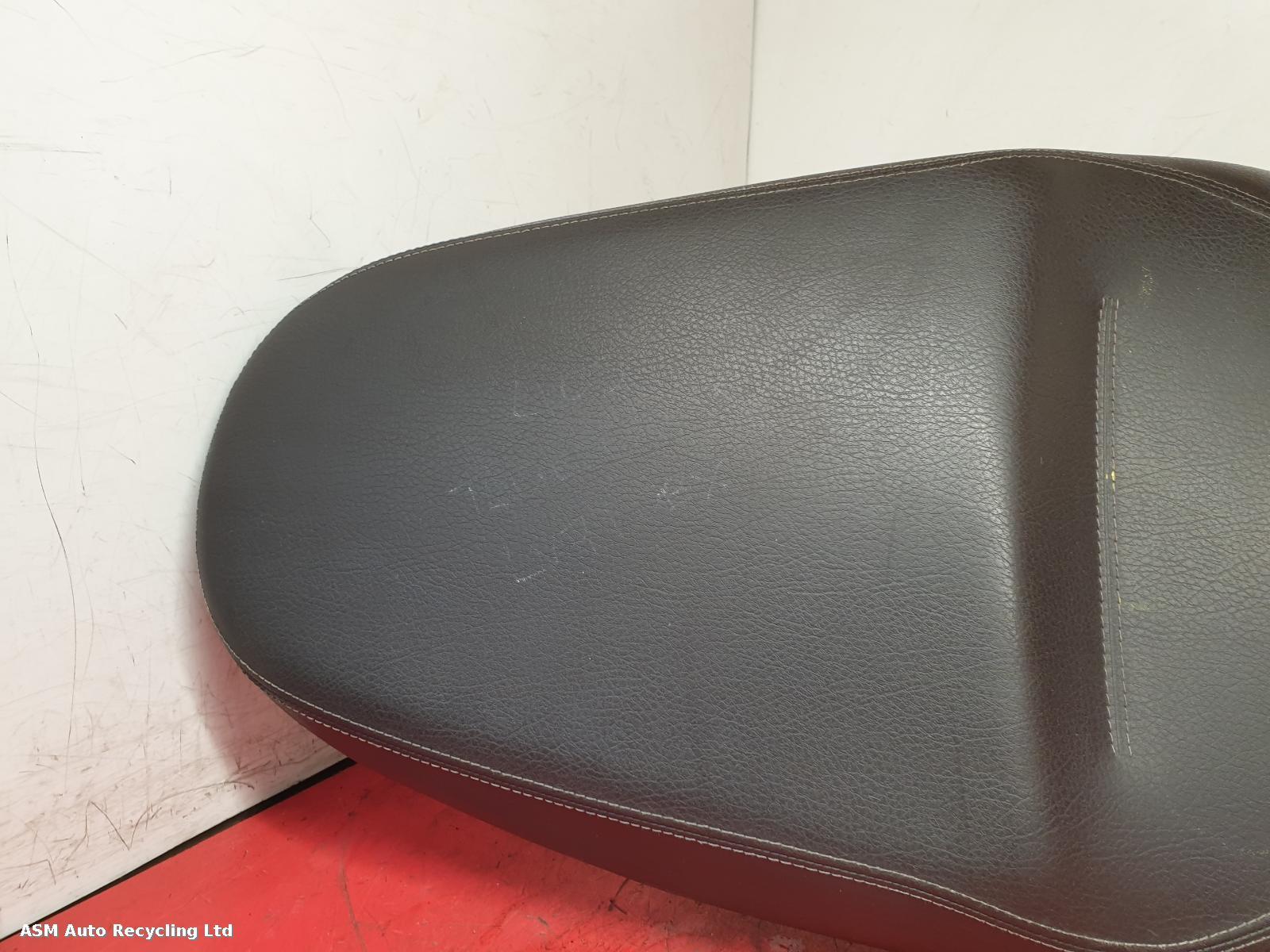 View Auto part Front Seat Piaggio Medley	 2021