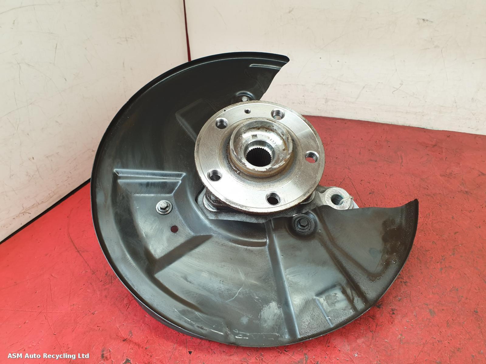 View Auto part RF Hub/Stub Axle Assembly Volvo Xc40 2023