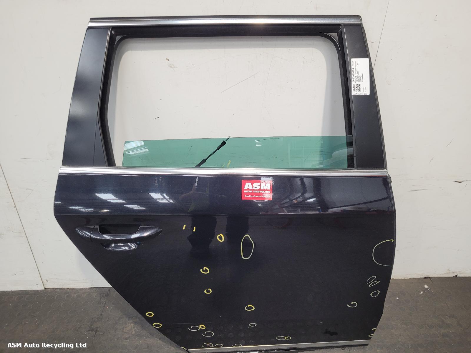 View Auto part R Rear Door Volkswagen Passat 2011
