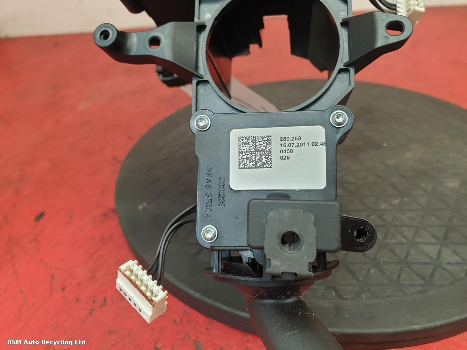 View Auto part Combination Switch Volkswagen Passat 2011