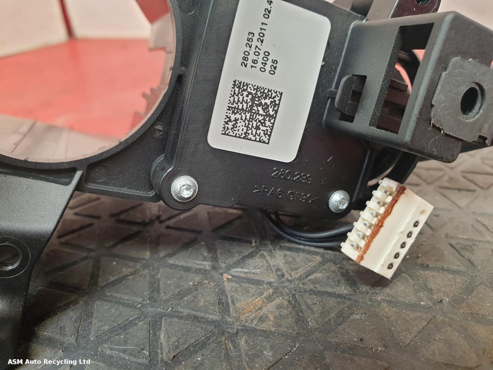 View Auto part Combination Switch Volkswagen Passat 2011