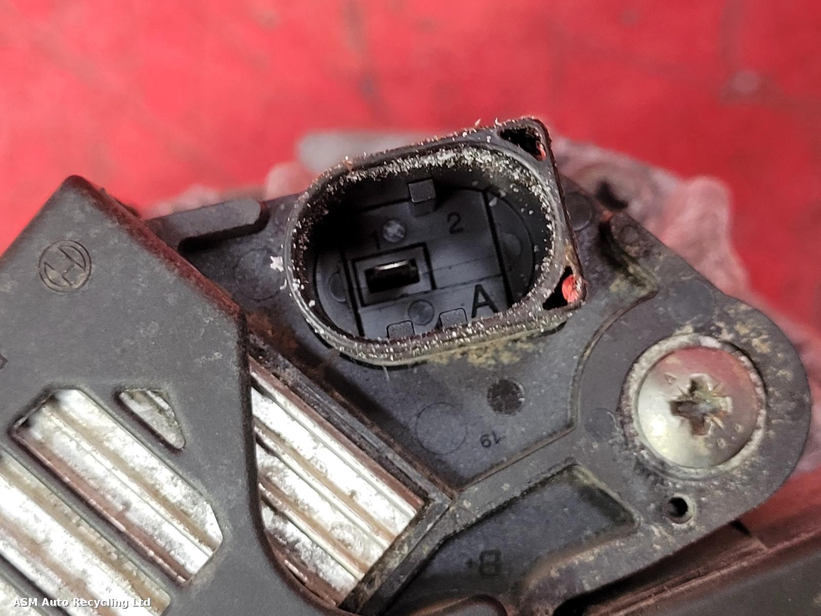 View Auto part Alternator Land Rover Range Rover Velar 2019