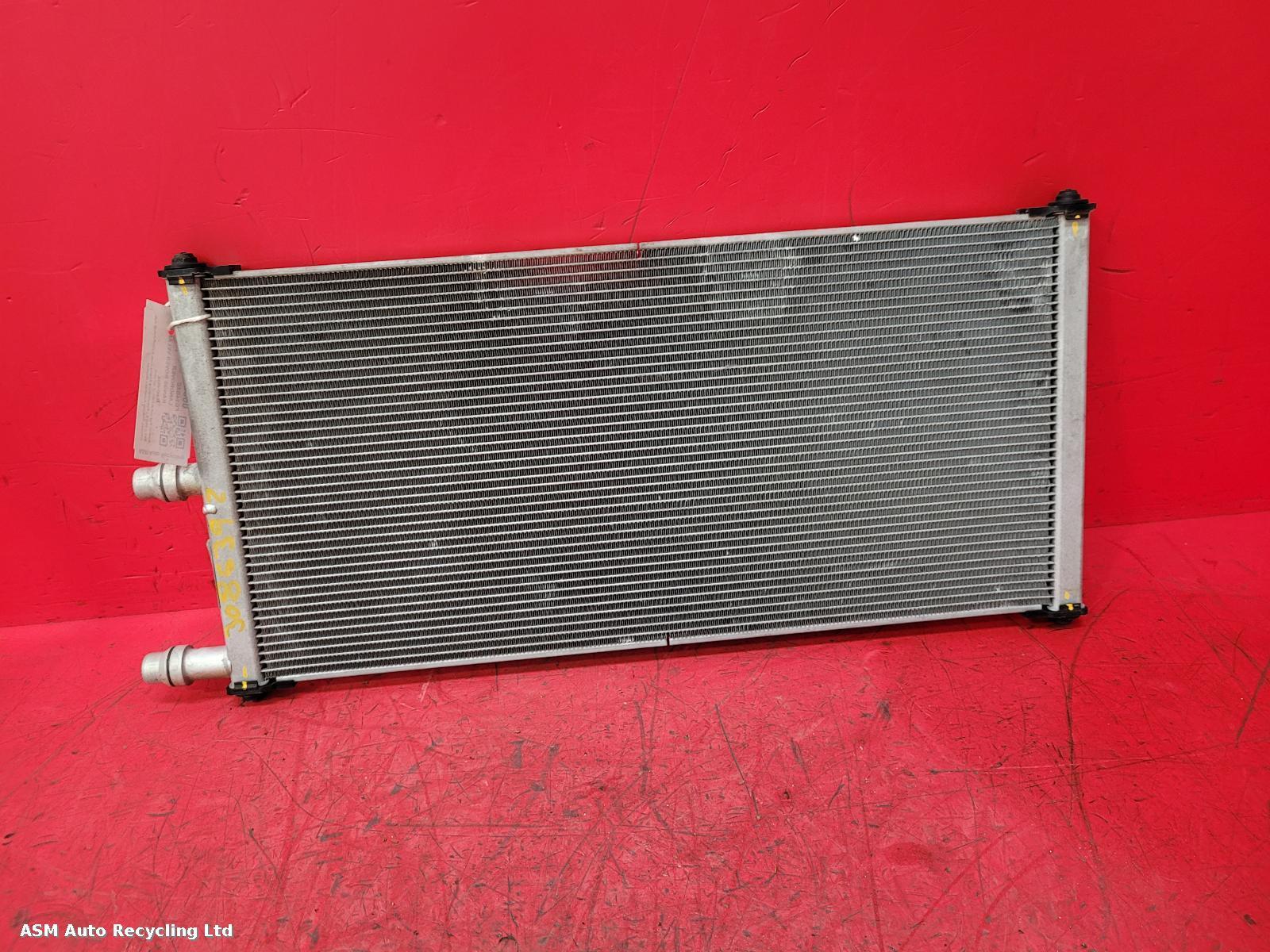 View Auto part Radiator Land Rover Range Rover Velar 2024