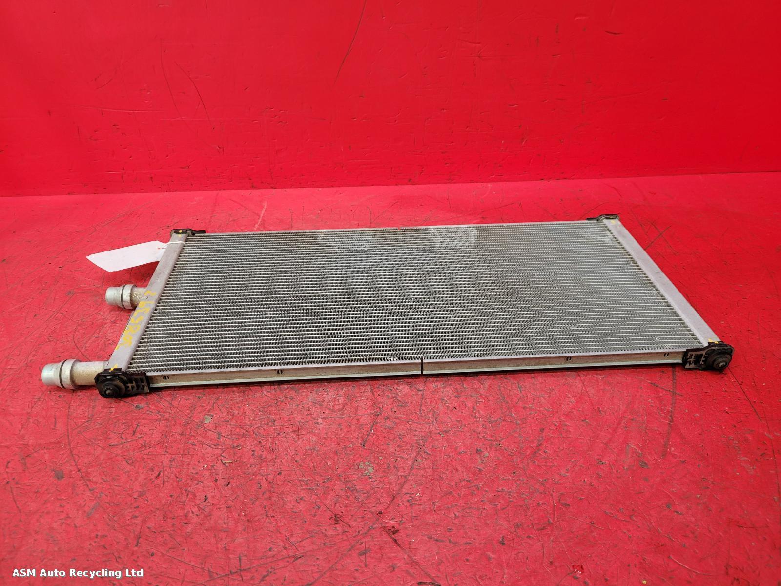 View Auto part Radiator Land Rover Range Rover Velar 2024