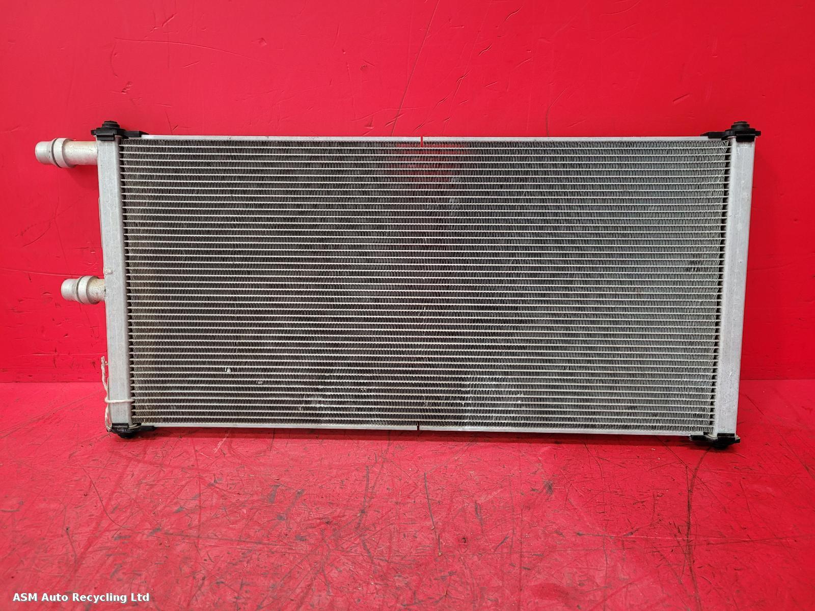View Auto part Radiator Land Rover Range Rover Velar 2024